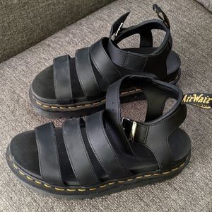 US 7/UK 5 blaire black leather Dr martens gladiator sandals